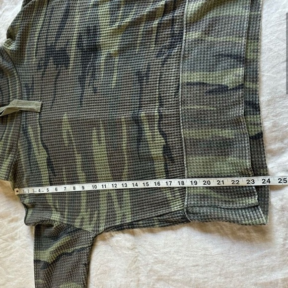 Altarid State mock neck camo shirt size medium - Picture 9 of 10